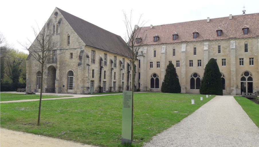 Vue de l\'abbaye de Royaumont.