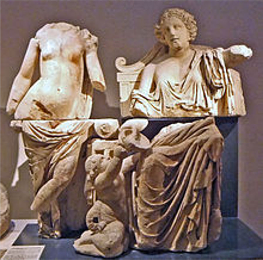 Statues du Nymphée de Génainville.